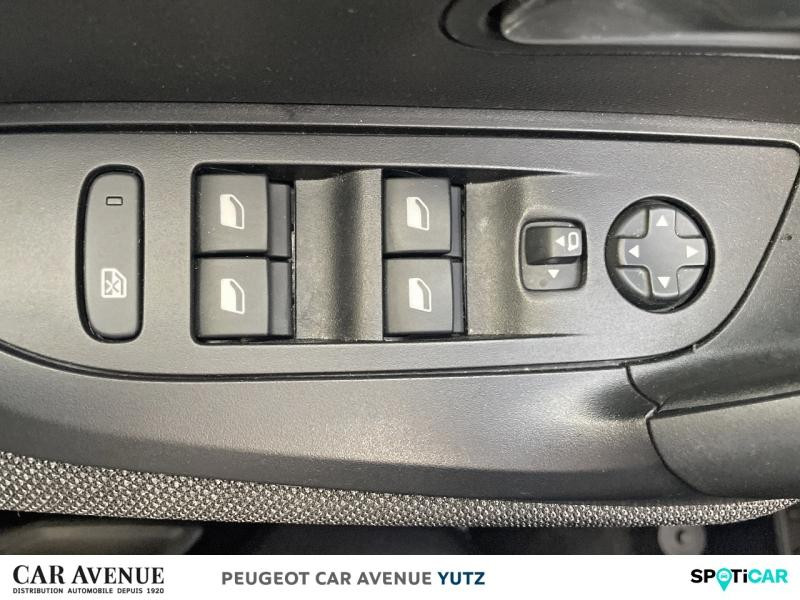 Occasion PEUGEOT 2008 e-2008 136ch Style 2022 Rouge Elixir (S) 17490 € à Yutz