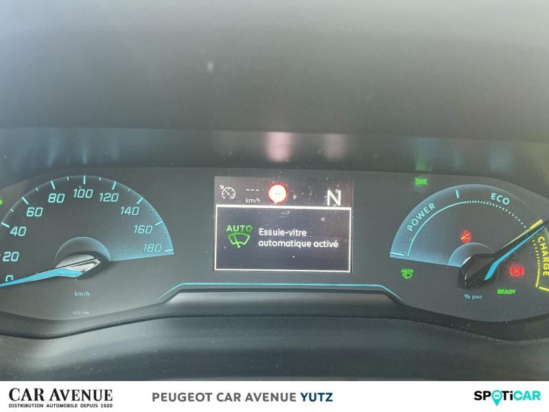 Occasion PEUGEOT 2008 e-2008 136ch Style 2022 Rouge Elixir (S) 17490 € à Yutz
