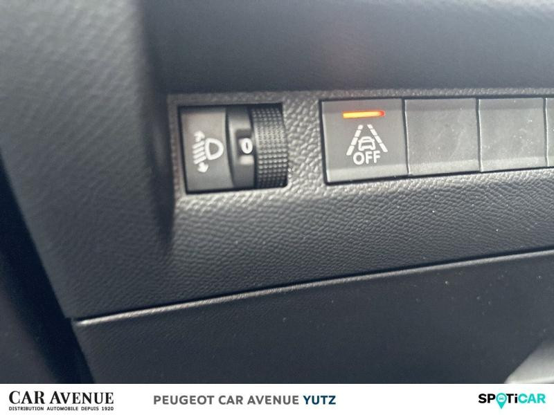 Used PEUGEOT 208 1.2 PureTech 100ch S&S Allure 2021 Blanc Banquise € 14490 in Yutz