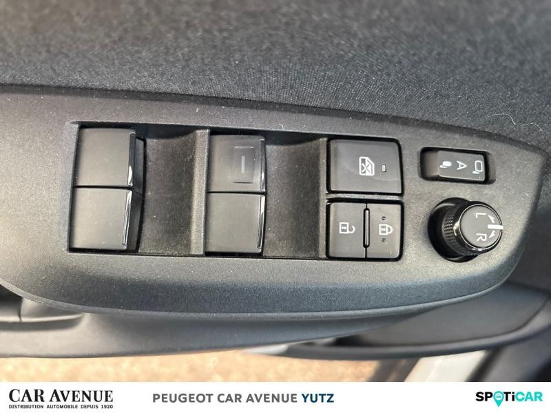 Used TOYOTA Yaris Cross 116h Design MY22 2022 Blanc Lunaire Nacré € 20990 in Yutz