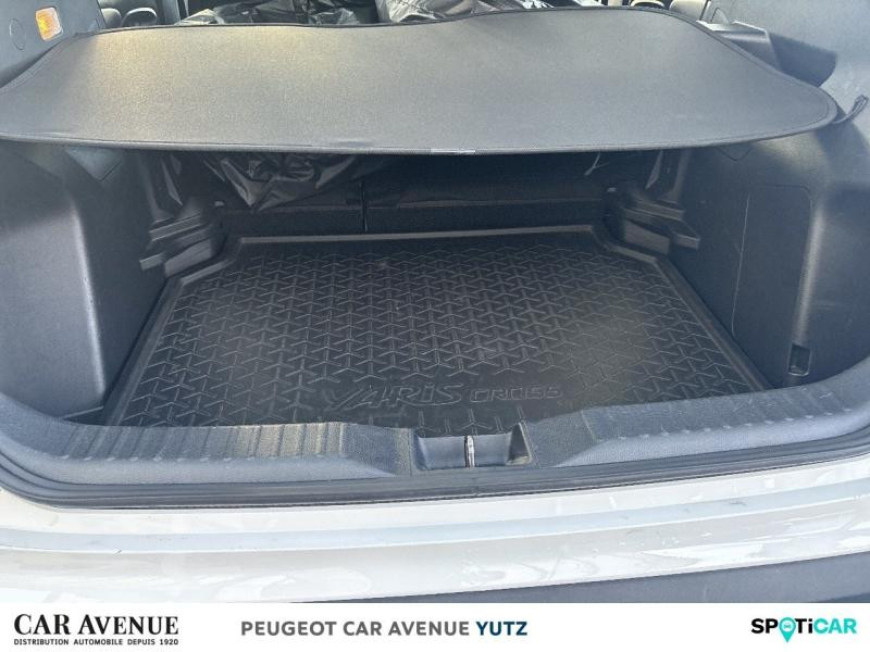 Used TOYOTA Yaris Cross 116h Design MY22 2022 Blanc Lunaire Nacré € 20990 in Yutz