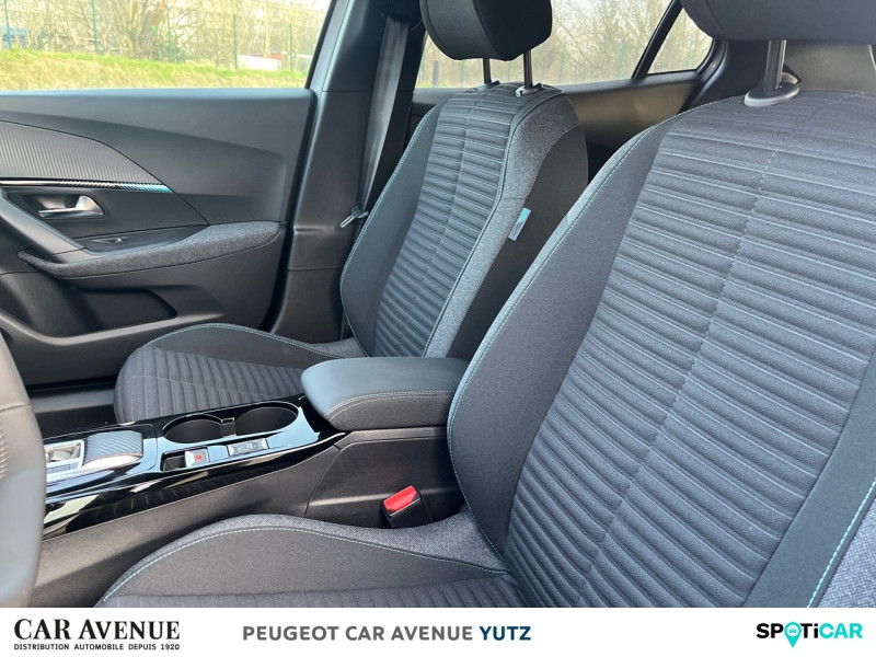 Occasion PEUGEOT 2008 e-2008 136ch Style 2023 Gris Platinium (M) 29329 € à Yutz