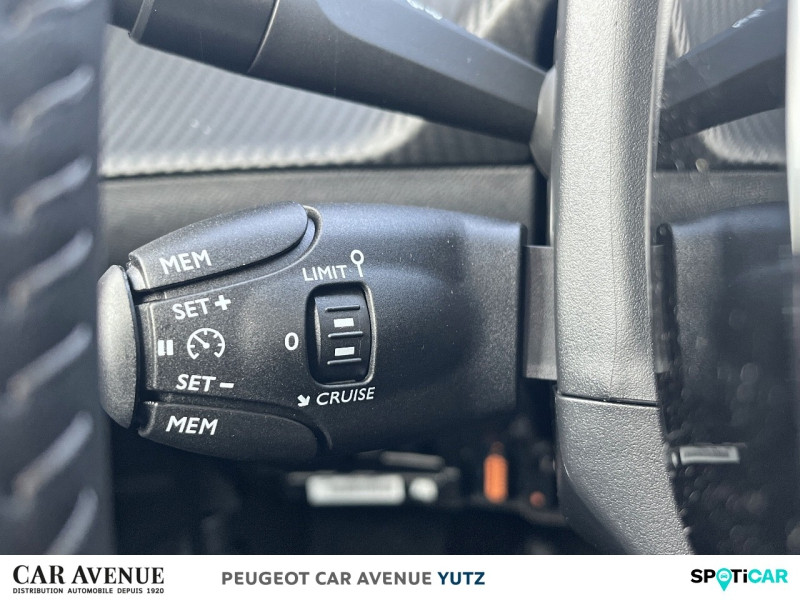 Occasion PEUGEOT 2008 e-2008 136ch Style 2023 Gris Platinium (M) 29329 € à Yutz