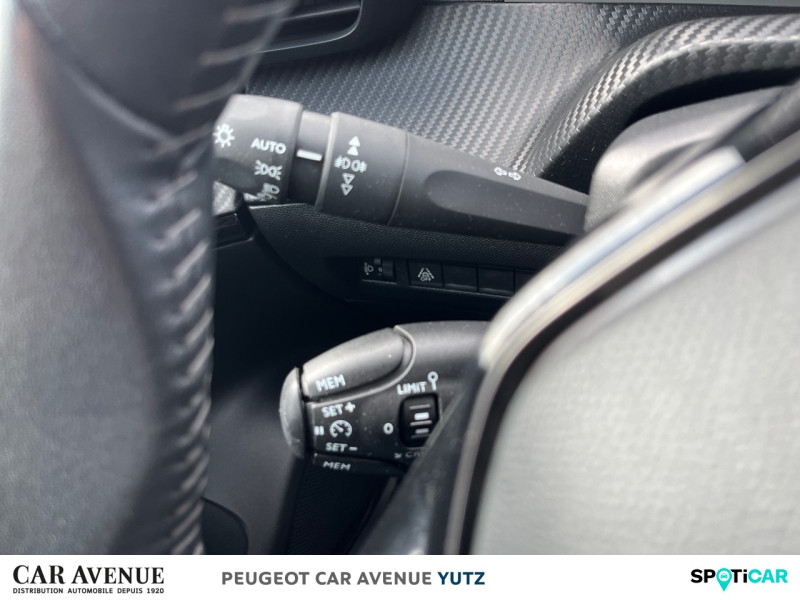 Used PEUGEOT 2008 1.2 PureTech 100ch S&S Allure 2020 Orange € 12490 in Yutz