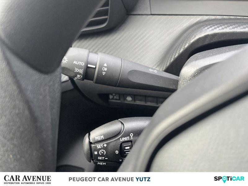 Used PEUGEOT 208 1.2 PureTech 75ch S&S Like 2021 Noir Perla Nera (M) € 11490 in Yutz