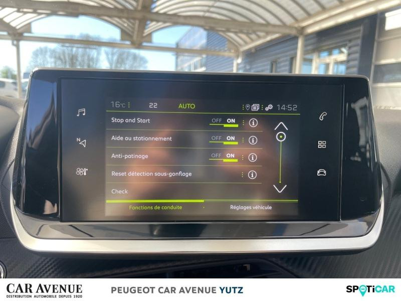 Used PEUGEOT 208 1.2 PureTech 100ch S&S Allure EAT8 2021 Blanc nacré € 13989 in Yutz