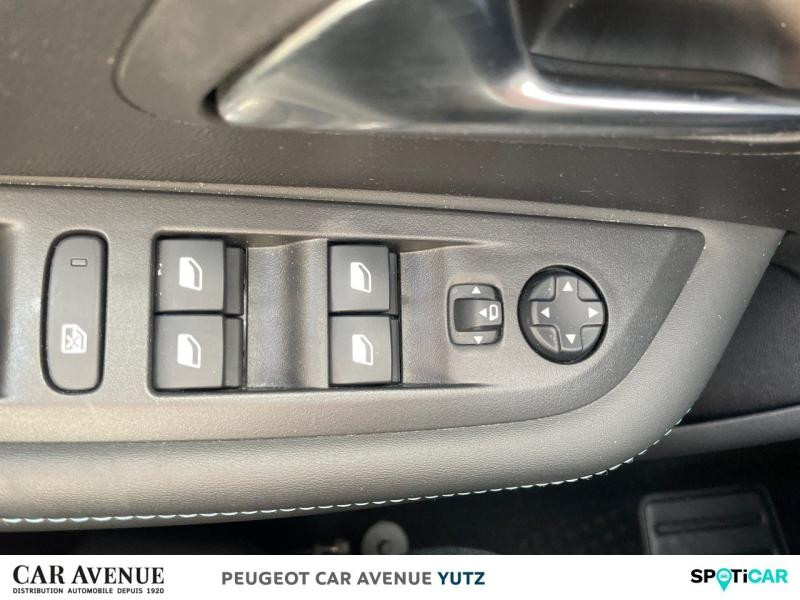 Used PEUGEOT 208 1.2 PureTech 100ch S&S Allure EAT8 2021 Blanc nacré € 13989 in Yutz