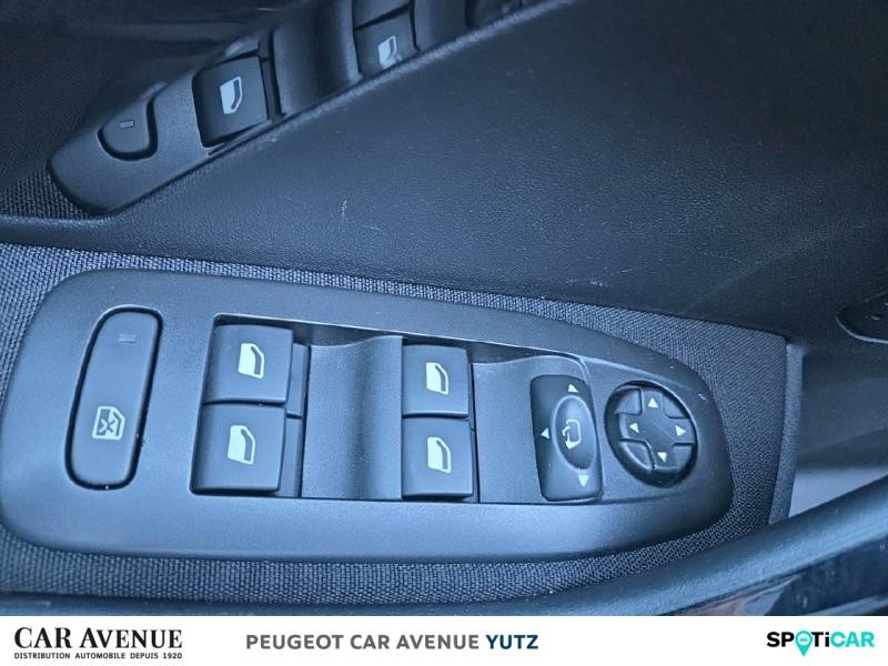 Occasion PEUGEOT 2008 1.2 PureTech 110ch E6.c Signature S&S 5cv 2019 Bleu Quasar 9790 € à Yutz