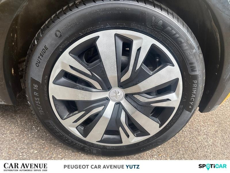 Occasion PEUGEOT 208 e-208 136ch Active 2021 Jaune 14490 € à Yutz