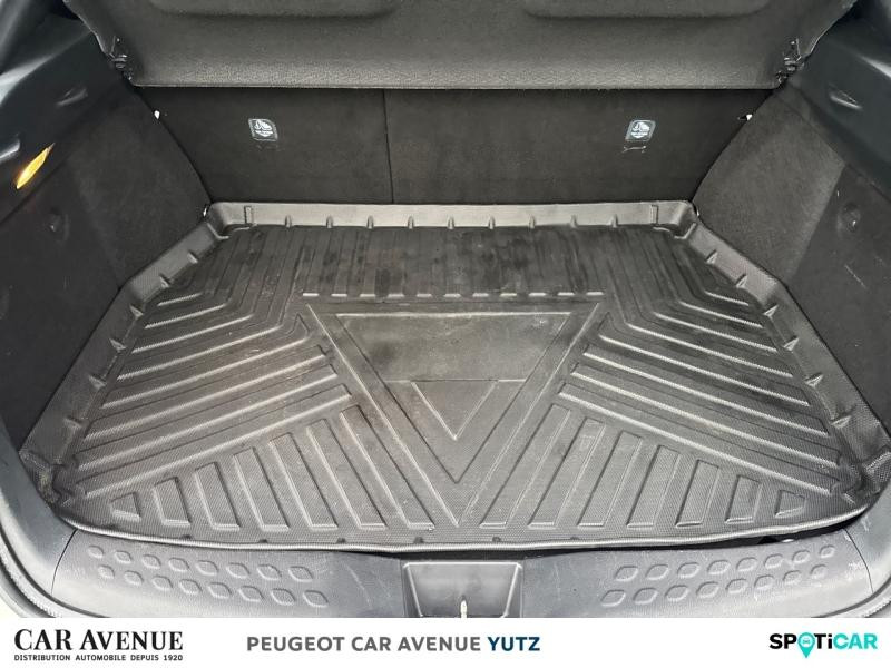 Occasion TOYOTA C-HR 184h Distinctive 2WD E-CVT MY22 2022 Blanc Lunaire nacré bi-ton 25890 € à Yutz