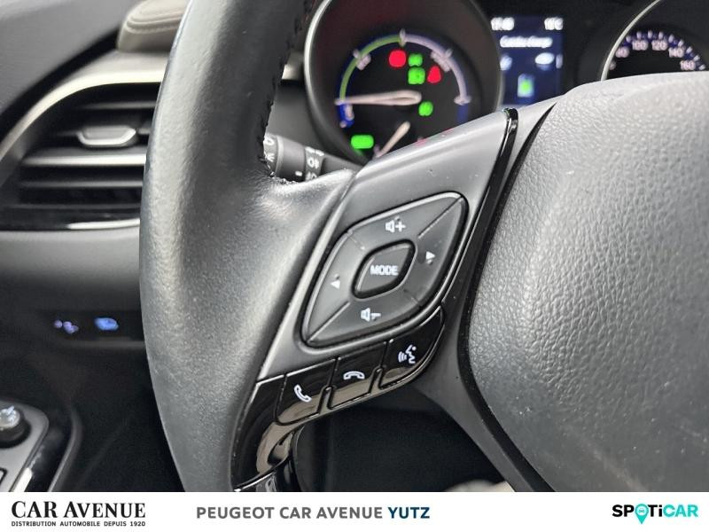 Occasion TOYOTA C-HR 184h Distinctive 2WD E-CVT MY22 2022 Blanc Lunaire nacré bi-ton 25890 € à Yutz