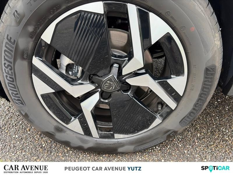 Occasion PEUGEOT 2008 1.2 Hybrid 145ch GT e-DCS6 2025 Rouge Elixir (S) 33208 € à Yutz