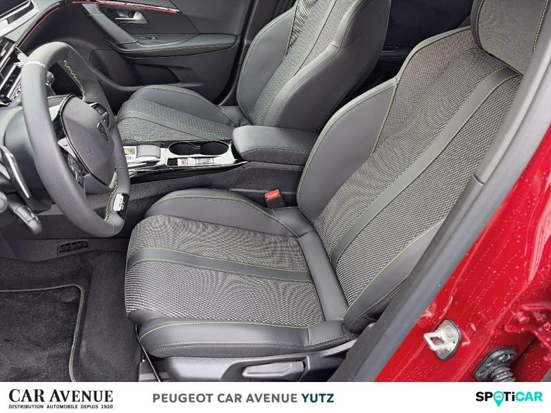 Occasion PEUGEOT 2008 1.2 Hybrid 145ch GT e-DCS6 2025 Rouge Elixir (S) 33208 € à Yutz