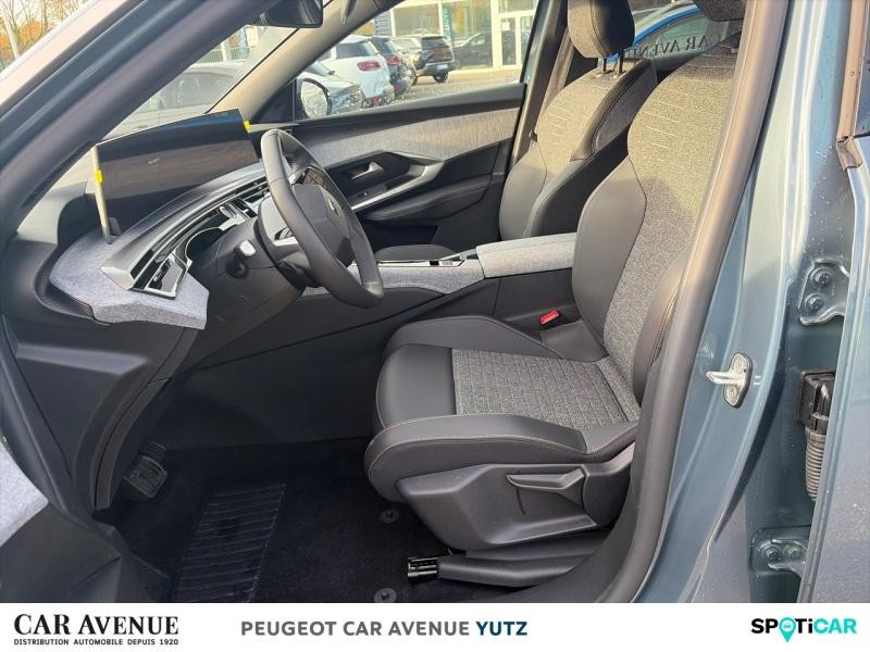 Used PEUGEOT 3008 1.2 Hybrid 145ch Allure e-DCS6 2025 Bleu Ingaro (M) € 37036 in Yutz
