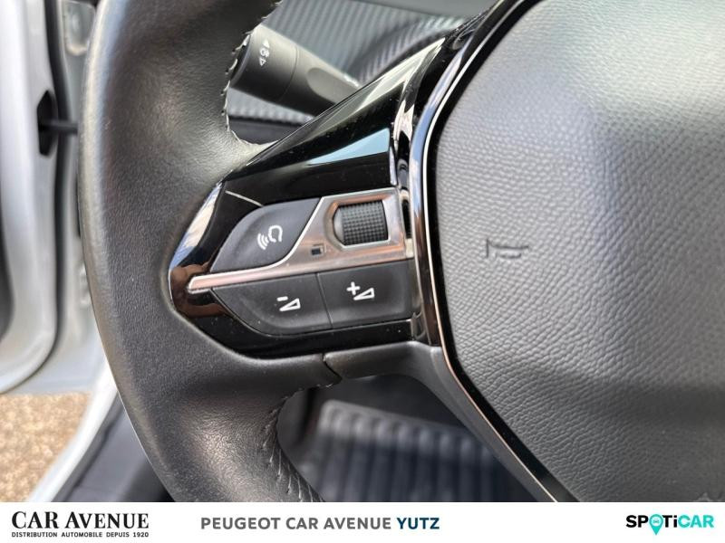 Occasion PEUGEOT 208 1.2 PureTech 100ch S&S Active Pack 2022 Blanc Banquise (O) 12990 € à Yutz