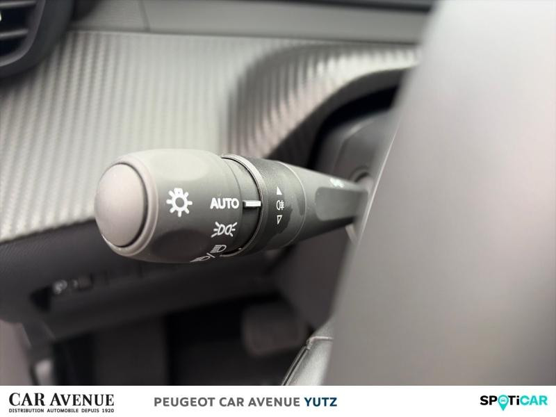 Used PEUGEOT 208 1.2 Hybrid 110ch Allure e-DCS6 2025 Gris Artense (M) € 24757 in Yutz