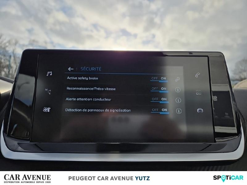 Occasion PEUGEOT 208 1.2 PureTech 100ch S&S Style EAT8 2022 Jaune 14990 € à Yutz