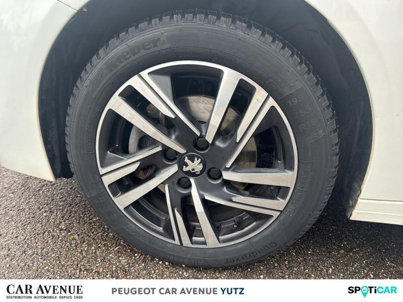 Occasion PEUGEOT 208 1.2 PureTech 100ch S&S Allure EAT8 2021 Blanc Banquise (O) 14990 € à Yutz