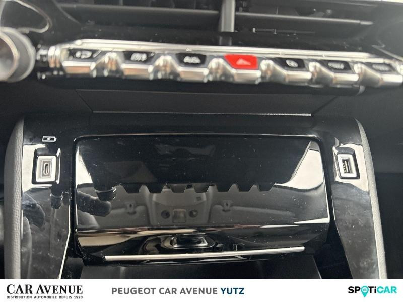 Occasion PEUGEOT 208 1.2 PureTech 100ch S&S Allure EAT8 2021 Blanc Banquise (O) 14990 € à Yutz