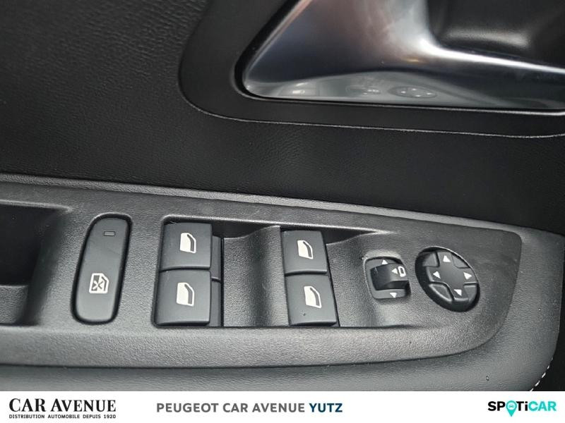 Occasion PEUGEOT 208 1.2 Hybrid 100ch Allure e-DCS6 2024 Bleu Vertigo (V) 19990 € à Yutz