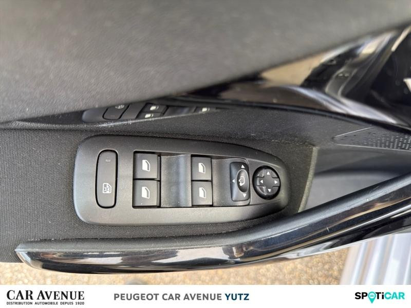 Used PEUGEOT 208 1.2 PureTech 82ch E6.c Signature 5p 2018 Gris Artense € 9490 in Yutz