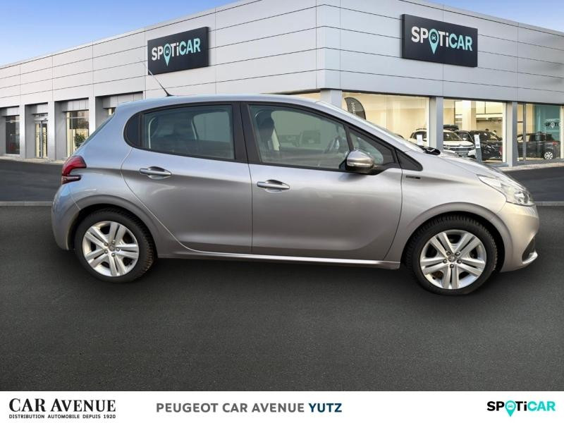 Used PEUGEOT 208 1.2 PureTech 82ch E6.c Signature 5p 2018 Gris Artense € 9490 in Yutz