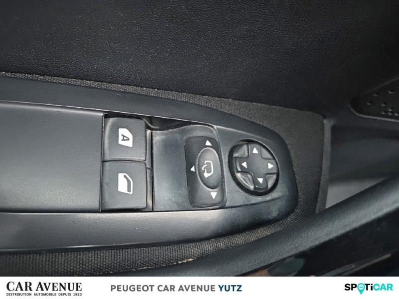 Occasion PEUGEOT 208 1.2 PureTech 82ch Style 5p 2018 Blanc Banquise 8990 € à Yutz