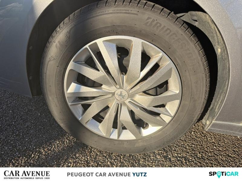 Used PEUGEOT 208 1.2 PureTech 75ch S&S Like 2021 Gris Artense (M) € 9790 in Yutz