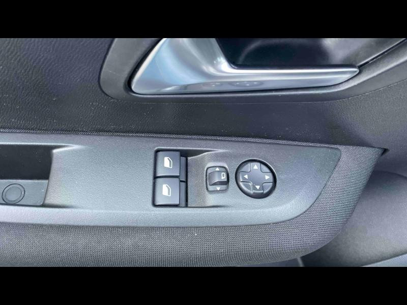 Occasion PEUGEOT 208 1.2 PureTech 75ch S&S Active 2022 Gris Artense (M) 13990 € à Yutz