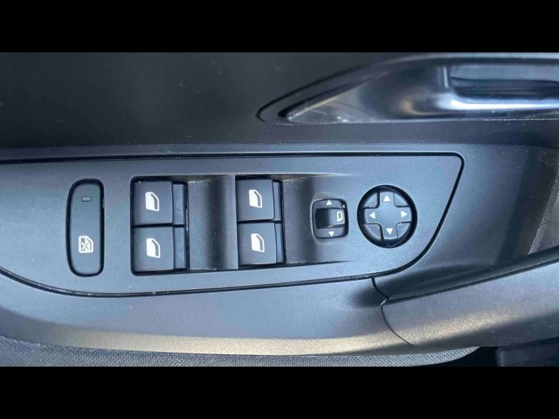 Occasion PEUGEOT 2008 1.2 PureTech 100ch S&S Active 2021 Blanc banquise (O) 14890 € à Yutz