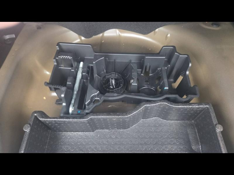 Occasion PEUGEOT 2008 1.2 PureTech 100ch S&S Style 2022 Gris Platinium (M) 14890 € à Yutz