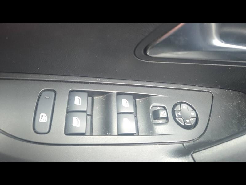 Occasion PEUGEOT 2008 1.2 PureTech 100ch S&S Style 2022 Gris Platinium (M) 14890 € à Yutz