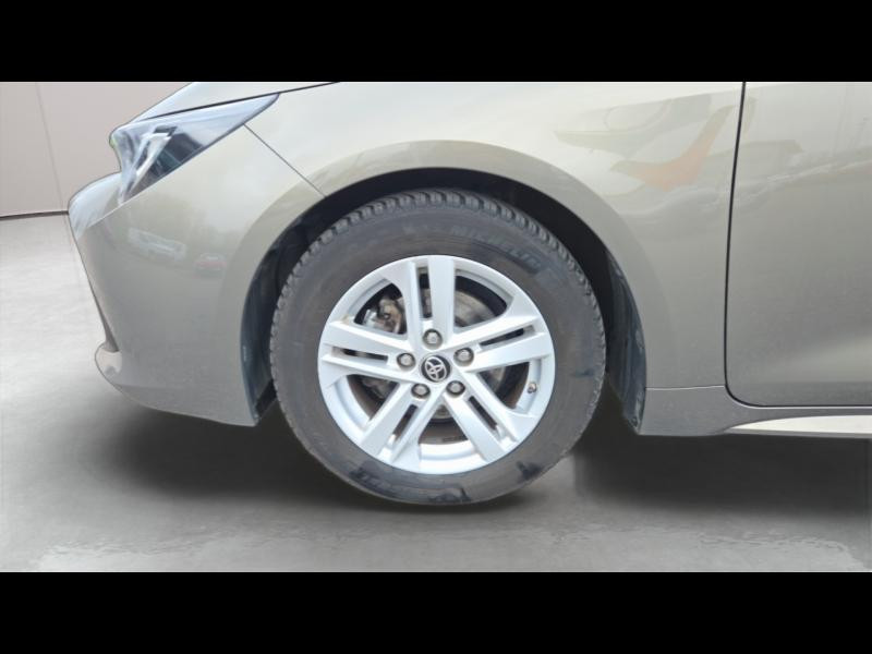 Used TOYOTA Corolla 122h Dynamic MY22 2022 Bronze Impérial métallisé € 18890 in Yutz