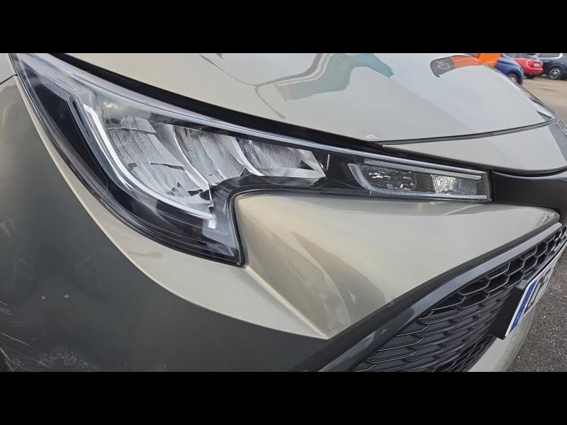 Used TOYOTA Corolla 122h Dynamic MY22 2022 Bronze Impérial métallisé € 18890 in Yutz