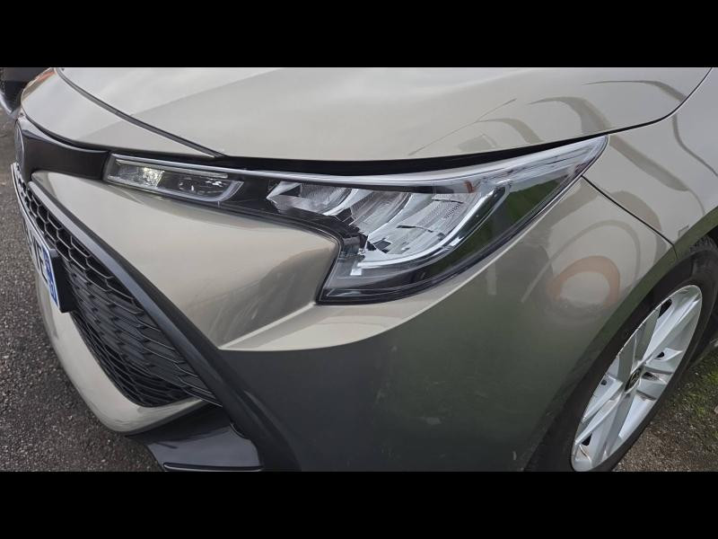 Used TOYOTA Corolla 122h Dynamic MY22 2022 Bronze Impérial métallisé € 18890 in Yutz