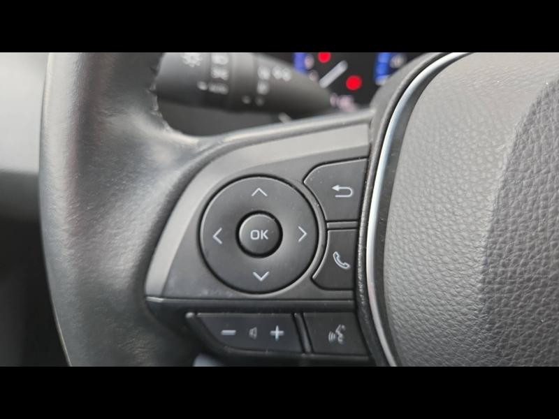 Used TOYOTA Corolla 122h Dynamic MY22 2022 Bronze Impérial métallisé € 18890 in Yutz