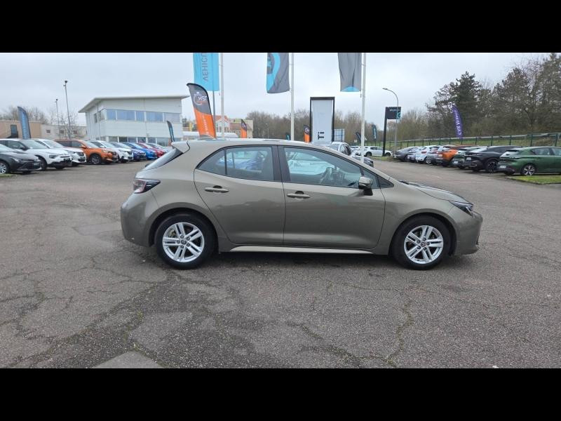 Used TOYOTA Corolla 122h Dynamic MY22 2022 Bronze Impérial métallisé € 18890 in Yutz