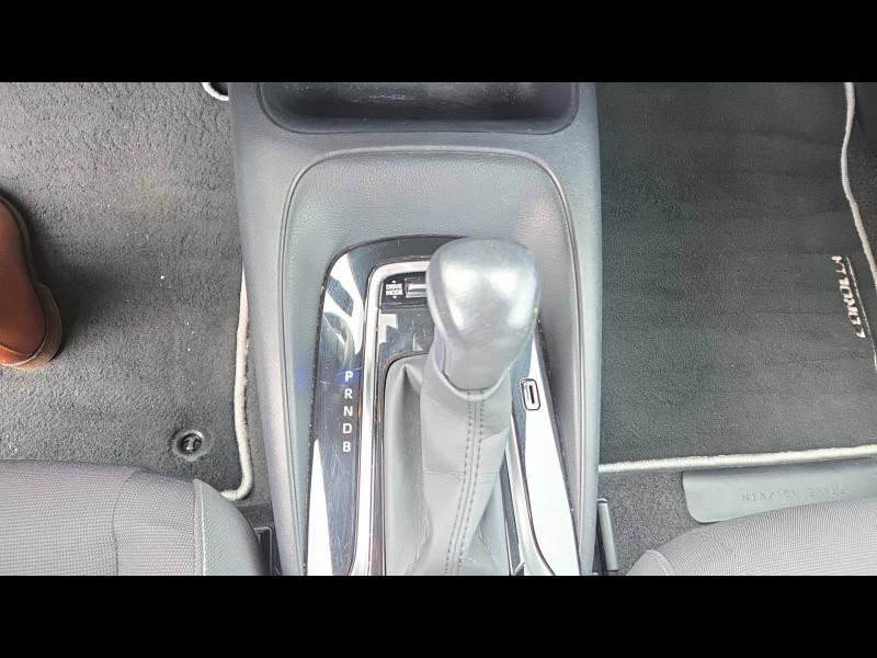 Used TOYOTA Corolla 122h Dynamic MY22 2022 Bronze Impérial métallisé € 18890 in Yutz