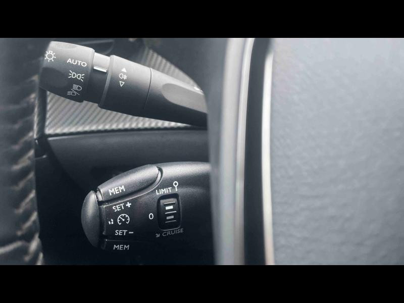 Used PEUGEOT 2008 1.2 PureTech 100ch S&S Active 2021 Orange € 14890 in Yutz