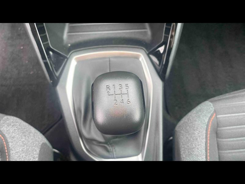 Used PEUGEOT 2008 1.2 PureTech 100ch S&S Active 2021 Orange € 14890 in Yutz