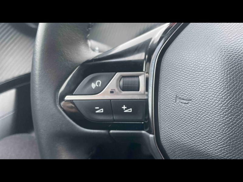 Used PEUGEOT 2008 1.2 PureTech 100ch S&S Active 2021 Orange € 14890 in Yutz