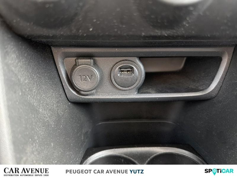 Used PEUGEOT 208 1.2 PureTech 82ch E6.c Signature 5p 2018 Gris Artense € 9190 in Yutz