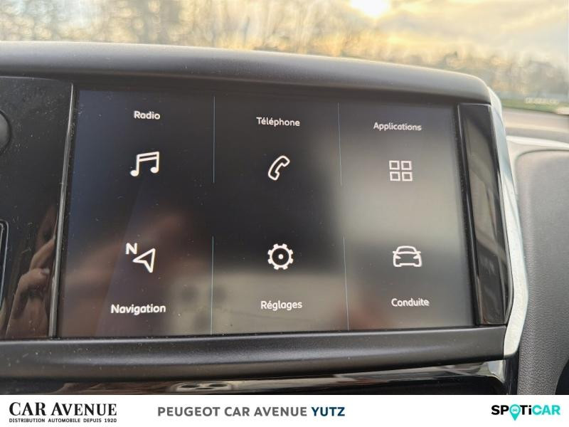 Used PEUGEOT 208 1.2 PureTech 82ch E6.c Signature 5p 2018 Gris Artense € 9190 in Yutz