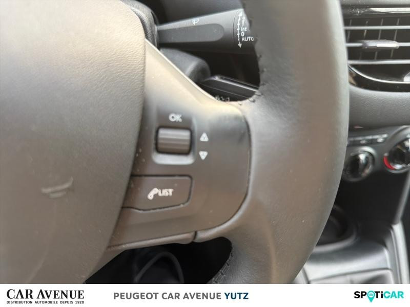 Used PEUGEOT 208 1.2 PureTech 82ch E6.c Signature 5p 2018 Gris Artense € 9190 in Yutz