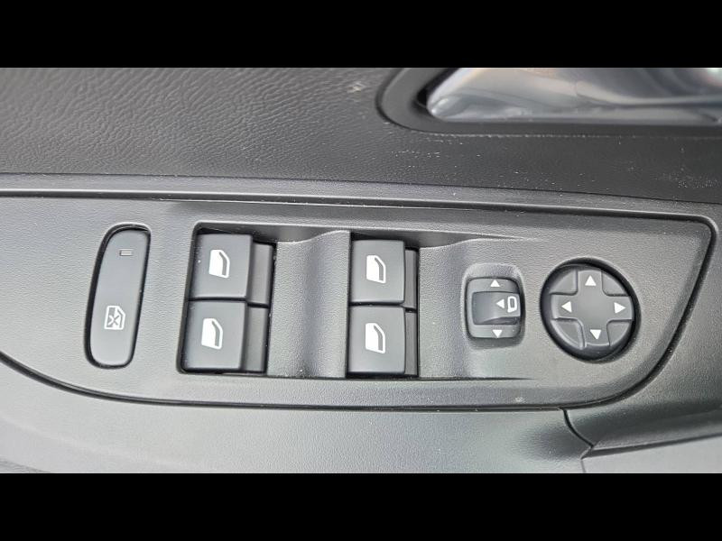Occasion PEUGEOT 2008 1.2 Hybrid 136ch Allure e-DCS6 2025 Gris 25490 € à Yutz