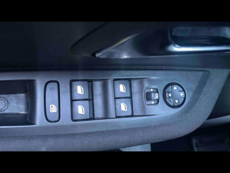 Used PEUGEOT 208 1.2 PureTech 100ch S&S Active 2024 Noir Perla Nera (M) € 14890 in Yutz