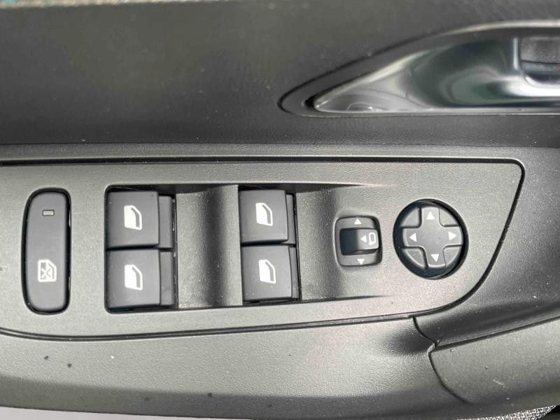 Occasion PEUGEOT 2008 1.2 PureTech 130ch S&S Style EAT8 2021 Rouge Elixir (S) 17990 € à Yutz