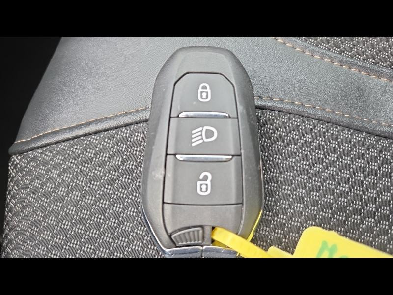 Used PEUGEOT 5008 1.5 BlueHDi 130ch S&S GT EAT8 2022 Blanc Nacré (N) € 25990 in Yutz