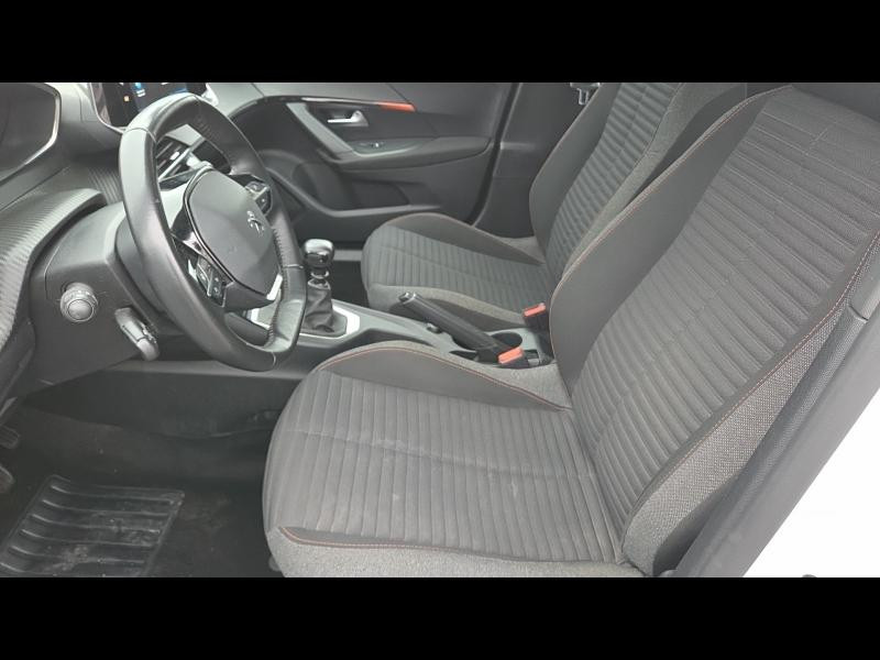 Used PEUGEOT 2008 1.2 PureTech 100ch S&S Active Pack 2022 Blanc banquise (O) € 14990 in Yutz