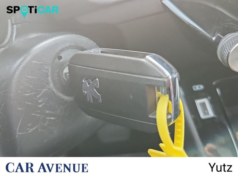 Occasion PEUGEOT 2008 1.2 PureTech 130ch S&S Allure EAT8 2023 Gris Artense (M) 17490 € à Yutz